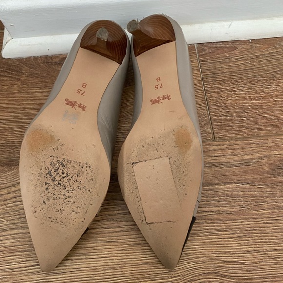 Coach shoes Leather Heels with black tip size 7/12 - Picture 6 of 6